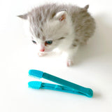 Eco-Friendly Kitten Eye Rub Handheld Cat Eye Wipe Rub Eyes Poo Brush Cleaning Reusable Buckle Design Pet Comb Tear Stain Brush
